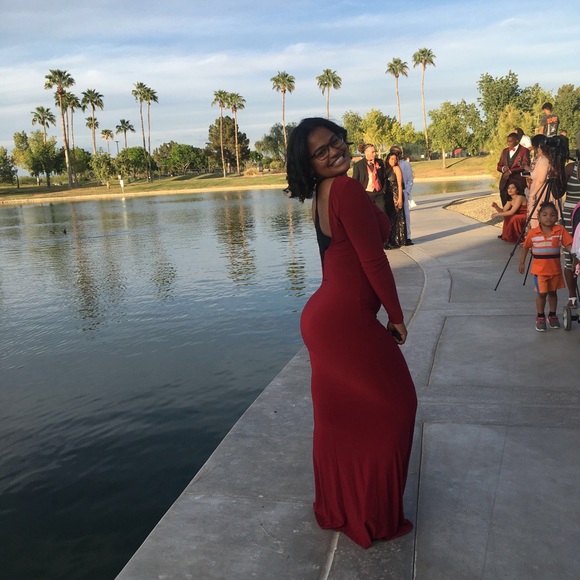 Burgundy dress - Picture 4 of 6